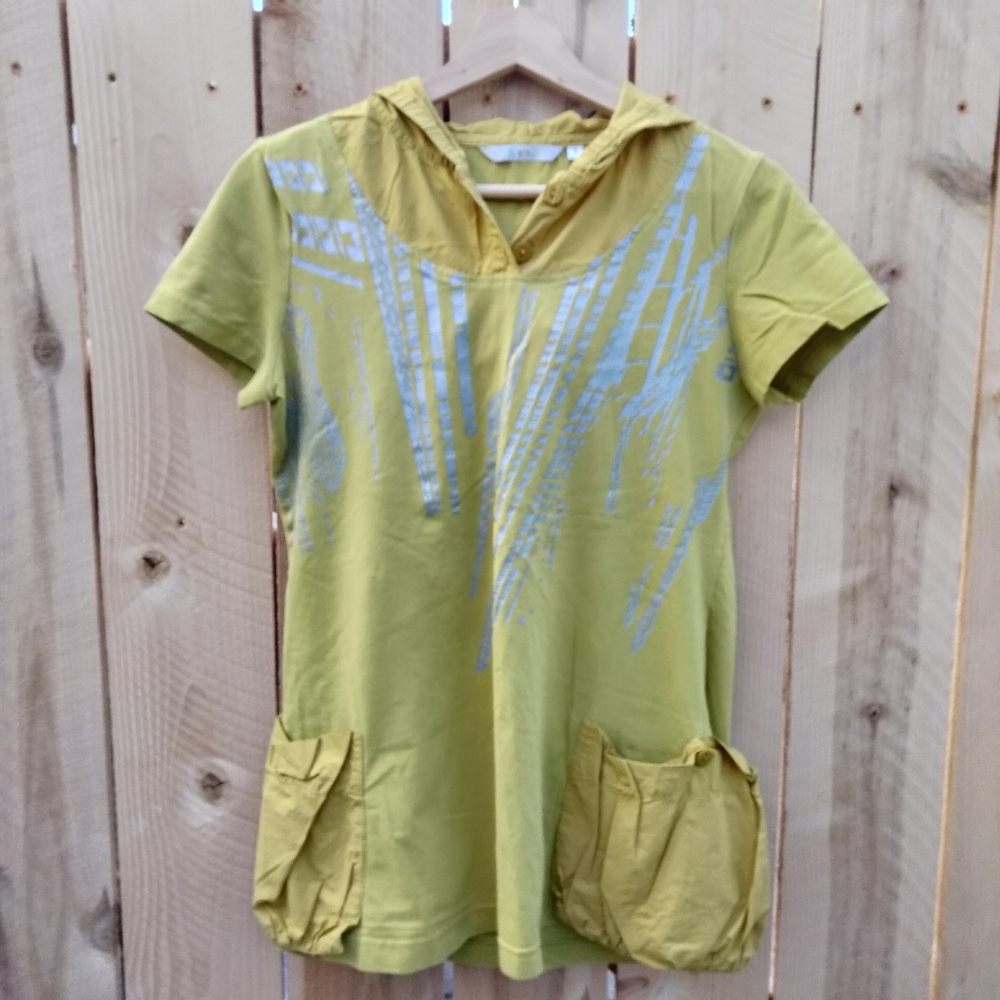 Lime Green Hooded Short Sleeve Tunic Top with Silver Graphic & Pockets Size S